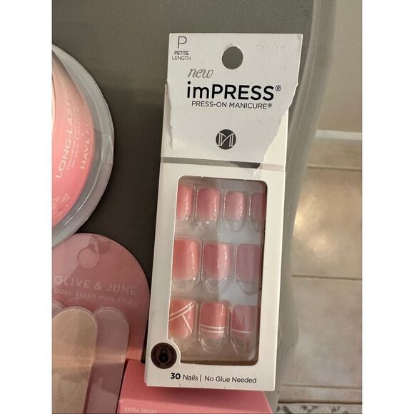 Olive & June Extra Short Press On Nail Bundle With Nail Stickers and Files - Picture 3 of 6